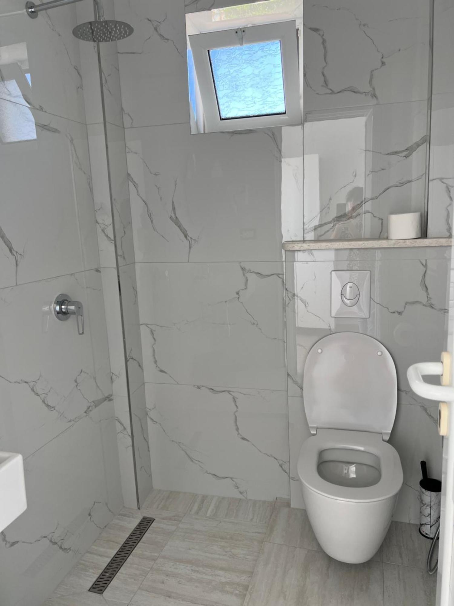 Hotel Real Sarandë 외부 사진