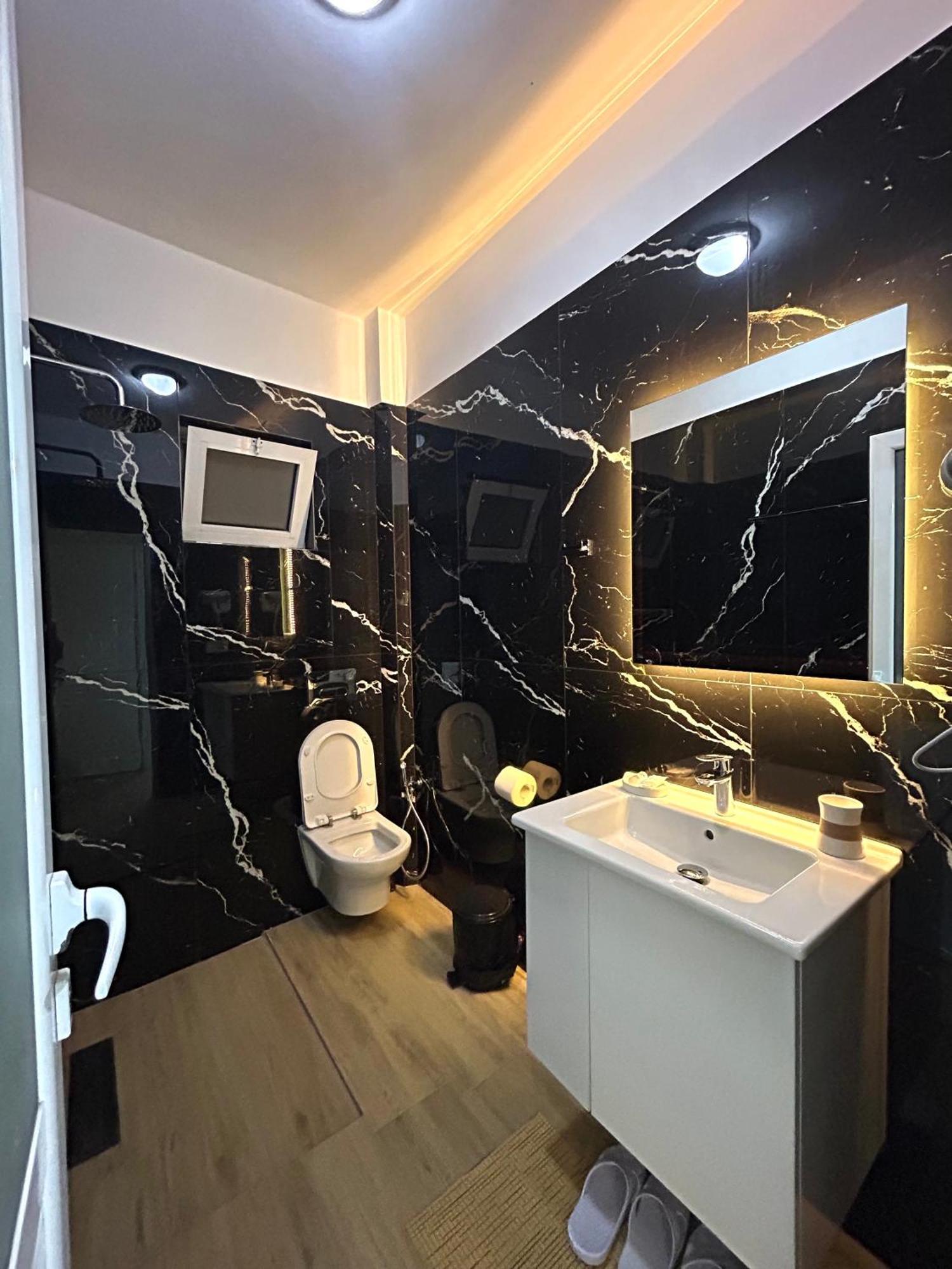 Hotel Real Sarandë 외부 사진